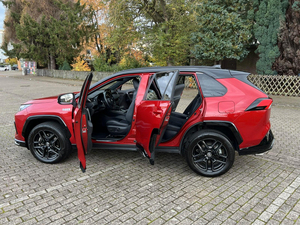 โตโยต้า RAV4 2.5 ปลั๊กไฮบริด GR 4x4 ปี 2024 มือสอง พร้อมไฟ LED 360 องศา รับประกัน 225 กิโลวัตต์ (306 แรงม้า) เครื่องยนต์เบนซิน/ไฟฟ้า เกียร์อัตโนมัติ 5 ที่นั่ง - Product Image 3