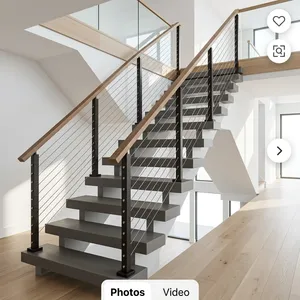 Rampe d'escalier intérieure moderne avec poteaux en métal noir, câbles horizontaux en acier et mains courantes en bois pour la sécurité domestique - Product Image 3