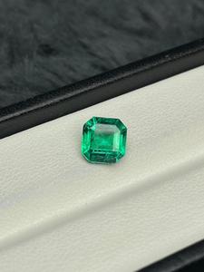 พลอยมรกตสีเขียวธรรมชาติทรงแปดเหลี่ยมสำหรับทำเครื่องประดับ - Product Image 2