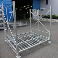 Palette en acier pliable avec structure robuste et capacité de charge élevée, idéale pour le stockage en entrepôt