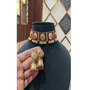 Ensemble collier ras-de-cou et boucles d'oreilles en laiton plaqué or de qualité supérieure, avec moissanite Polki, cadeau de mariage pour femme - Product Image 1