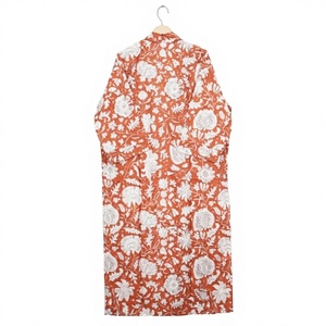 Chemise de nuit décontractée pour femme en coton tricoté imprimé numérique, col en V, avec cordon de serrage, manches longues, respirante, longueur intégrale - Product Image 1