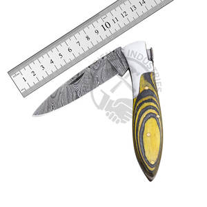 Nueva navaja de bolsillo Damasco hecha a mano y personalizada con mango de madera Pakka amarilla, las mejores navajas plegables para supervivencia y caza. - Product Image 1