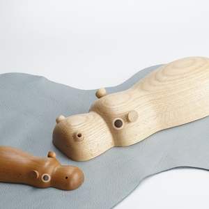 Sculpture en bois élégante pour la décoration intérieure, idéale pour offrir en cadeau - Product Image 5