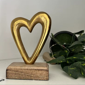 Premium Quality Metal <b>Heart</b> Table Centerpiece For Event Decoration And Elegant Dining Table Arrangement - Product Image 1