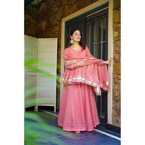 Conjunto de Ropa India y Pakistaní Elegante para Fiesta, Top, Pantalón y Dupatta - Product Image 5