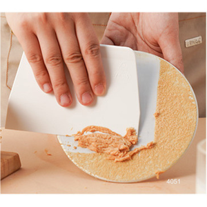 Grattoir à pâte et coupe-pâtisserie en plastique antibactérien de qualité alimentaire, compatible lave-vaisselle, réutilisable, outil de pâtisserie - ATLAS STAR Blanc - Product Image 5