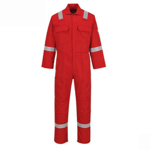 Uniforme de seguridad diseñado con tela resistente, tiras reflectantes y bolsillos prácticos que brindan comodidad y visibilidad para los trabajadores. - Product Image 2
