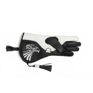 Gants et équipement de fauconnerie sur mesure de haute qualité, fabriqués en cuir de vachette véritable. - Product Image 5