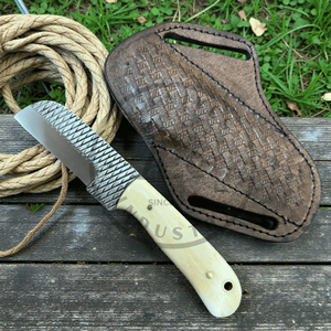 Cuchillo Vaquero Artesanal de Damasco Western Bull Cutter con Mango de Resina Acrílica y Hoja de Acero Rasp Point de 7 Pulgadas - Product Image 6