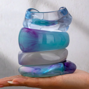 Brazaletes de Resina Exclusivos de Creative Art Zone, Diseño Único, Acabado Elegante, Joyería Moderna para Mujer, Ideal para Regalo, Estilo Personal - Product Image 1