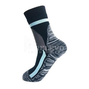 Chaussettes de sport professionnelles antidérapantes pour hommes, chaussettes de sport respirantes à compression pour le football et le basketball - Product Image 5