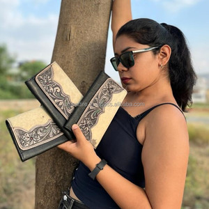 Western Hair on Hide & Hand Uneoled Portefeuille en cuir pour femmes Portefeuilles en cuir de vachette véritable Vente chaude Sculpture Pochette en cuir - Product Image 4