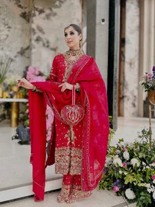 Ensemble Salwar Kameez avec Dupatta, entièrement brodé et prêt à porter, entièrement cousu. - Product Image 5