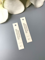 Ensemble d'étiquettes suspendues de luxe personnalisées pour vêtements avec ruban, scellées, gaufrées, estampées à chaud, en papier lin et kraft pour l'image de marque des vêtements