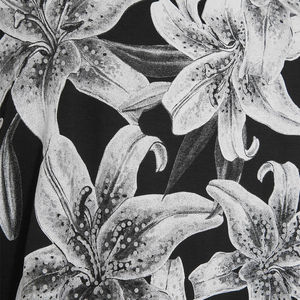 T-shirts pour femmes 100% coton respirant de qualité supérieure, poids lourd 180 g/m², imprimés, brodés, teints unis, coupe ajustée pour l'été - Product Image 5