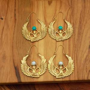 Pendientes de Aro de Latón con la Diosa Isis Egipcia, Pendientes Colgantes Vintage con Piedras Preciosas y Alas de Diosa, Joyería Bohemia de Latón - Product Image 2