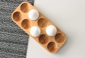 Support à œufs en bois 10 emplacements, plateau rayé bicolore, pour petit-déjeuner d'hôtel de luxe, personnalisable OEM, Vietnam - Product Image 6