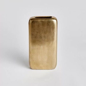 Vase de table minimaliste Silent Curve, fait main, finition dorée, forme rectangulaire, pièce d'art décorative - Product Image 1