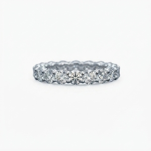 Bague élégante pour femme en or 18 carats, design minimaliste et léger, bijou tendance pour le quotidien, cadeau idéal pour mariage, fiançailles ou soirée. - Product Image 1
