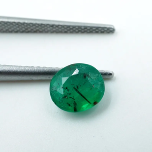 Esmeralda Natural de Rajasthan, Gema Facetada de 1.15ct, Forma Ovalada, Color Verde Esmeralda (7X6X3.5MM), HAYAAT GEMS para Joyería - Product Image 1