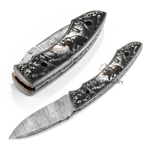 Couteau pliant professionnel sur mesure en acier Damas de qualité industrielle - Manche en os de chameau gravé au laser, longueur totale de 19 cm - Product Image 1