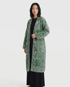 Chaqueta Larga de Lujo en Terciopelo Gris Tejido con Algodón Suzani, Bordada con Diseño Floral Verde, Estilo Bohemio, Manga Larga, Ropa de Abrigo para Invierno - Product Image 4