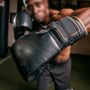 Gants de boxe personnalisés en cuir de vachette véritable, qualité supérieure, toucher doux et confortable, prix de gros par AMAZING INDUSTRIES - Product Image 6
