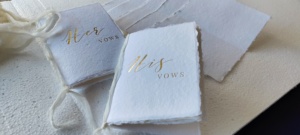Libro de votos hecho a mano con papel de borde deshilachado, ideal para ceremonias de votos de boda, recuerdos, mensajes de invitados y más. - Product Image 3