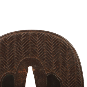 Protector de espada de hierro del período Edo japonés con diseño Asa-Jiro (nudo de cesta) y Nakago-Maki (esquina curva) 8.52cm X 7.98cm - Product Image 3
