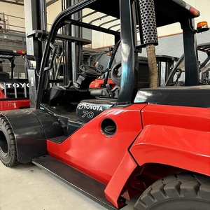 รถยกดีเซลแบบพรีเมียมสำหรับงานหนัก ขับเคลื่อนสี่ล้อ 4WD สำหรับงานก่อสร้างและเกษตรกรรม - Product Image 1