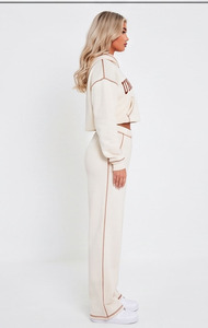 Ensemble de survêtement imprimé à capuche pour femme, coupe ample, décontracté, pour l'hiver, avec sweat à capuche et pantalon de survêtement à taille élastique, 2 pièces - Product Image 3