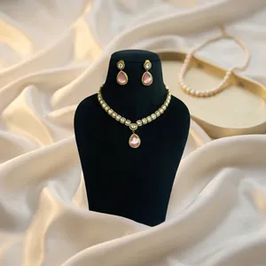 Conjunto de collar con colgante de piedra rosa chapado en oro de lujo con cadena Polki y pendientes a juego, joyería nupcial india para boda. - Product Image 2
