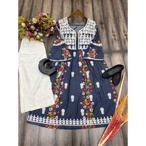 เสื้อปักลายด้วยด้ายไหมสังเคราะห์แฟชั่นพร้อมสีน้ำเงินเข้ม - Product Image 2