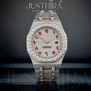 Montre en diamant Moissanite VVS de qualité supérieure pour homme ou femme avec un élégant sertissage de pierres pour occasions décontractées et formelles, disponible à la vente - Product Image 4