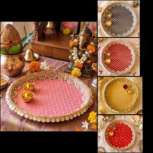Plato de Puja Decorativo de Acero Recubierto de Brocado de Diseño para el Festival Raksha Bandhan, Regalo para el Festival Aarti Thali - Product Image 4