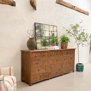 Commode rustique en bois foncé à plusieurs tiroirs, buffet en bois massif récupéré, commode vintage style apothicaire, meuble de salon - Product Image 3