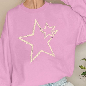 Sudaderas de mujer con recortes en forma de estrella deshilachada con textura de estrellas - Product Image 2