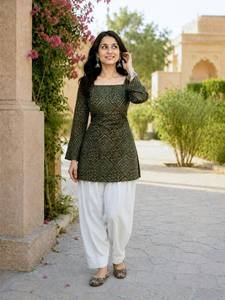 Conjunto de Salwar Kameez Bordado de Diseñador para Mujer, Atuendo Étnico Coordinado, Ropa Casual Tradicional India, Algodón Sin Arrugas, para Fiesta - Product Image 4