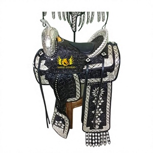 Selle Western pour Cheval en Cuir Naturel Souple de Qualité Supérieure, Ornée de Motifs Floraux, avec Quincaillerie Nickelée, Durable, et Bridon Assorti à Siège Rembourré Doux - Product Image 1