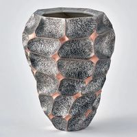 Vase à fleurs en métal contemporain, accent décoratif minimaliste, parfait pour l'étagère du bureau ou la décoration du salon