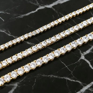 Cadena de tenis de diamantes de la mejor calidad en plata de ley con diamantes redondos brillantes disponible a un precio asequible. - Product Image 2