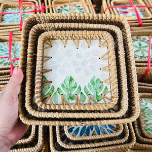 Plateau élégant en rotin incrusté de nacre pour service de table, rangement et décoration, fabriqué par des artisans vietnamiens. - Product Image 1