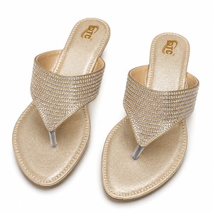 Sandalias de tacón de cuña con purpurina y diamantes de imitación, con tira en V, tipo mule, de punta abierta, para fiesta de verano - Product Image 1