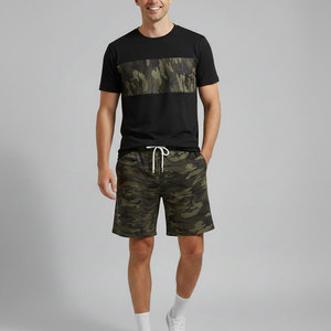Conjunto deportivo de camiseta y pantalones cortos para hombre, diseñado para entrenamientos en el gimnasio, correr, hacer ejercicio y uso diario informal y cómodo. - Product Image 1