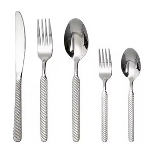 Ensemble de couverts en métal haut de gamme, cuillère, fourchette, couteau, vaisselle de table pour les maisons modernes, les restaurants et les hôtels - Product Image 2