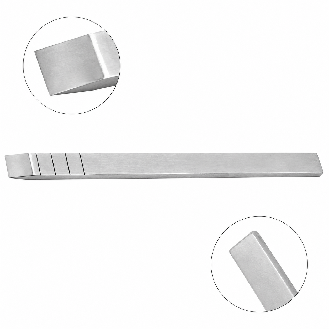 Straight. Blade 22mm wide.