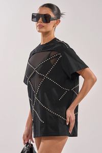 T-shirt noir oversize pour femme avec détails rivets et empiècements en maille, col rond, manches courtes, coupe ample, style printemps-été - Product Image 6