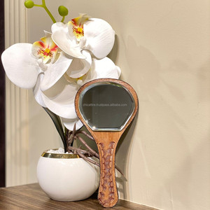 Espejo de mano de maquillaje de cuero con estilo occidental, espejo de bolsillo de diseñador Floral múltiple Vintage, accesorio de regalos de viaje perfecto - Product Image 4