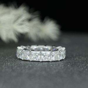 Anillo de Eternidad de Moissanita con Corte Princesa de Lujo, Plata de Ley 925, Anillo de Eternidad Completo, Anillo de Boda para Mujer, Joyería Personalizada al por Mayor - Product Image 5